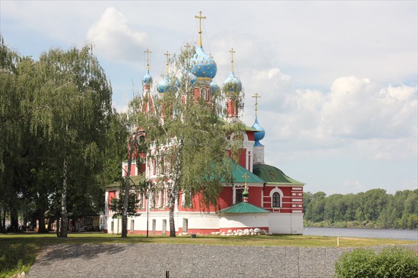 025-Церковь царевича Димитрия на крови